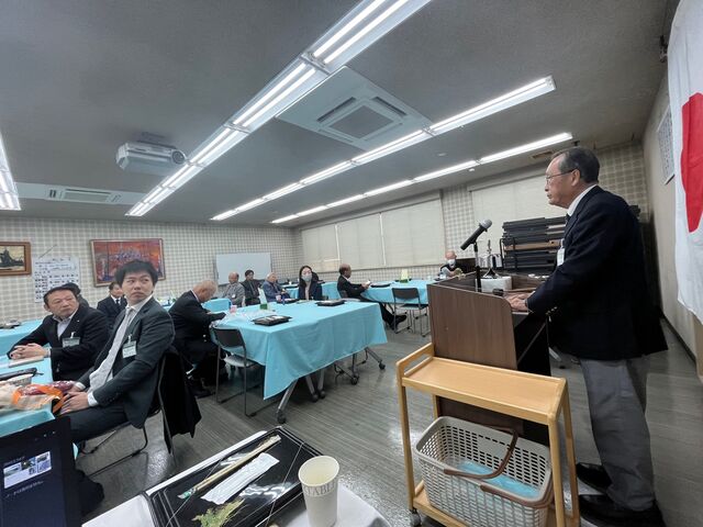 写真8 委員会報告