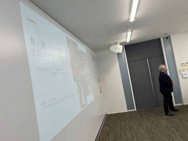 写真2 原田さん前ふり