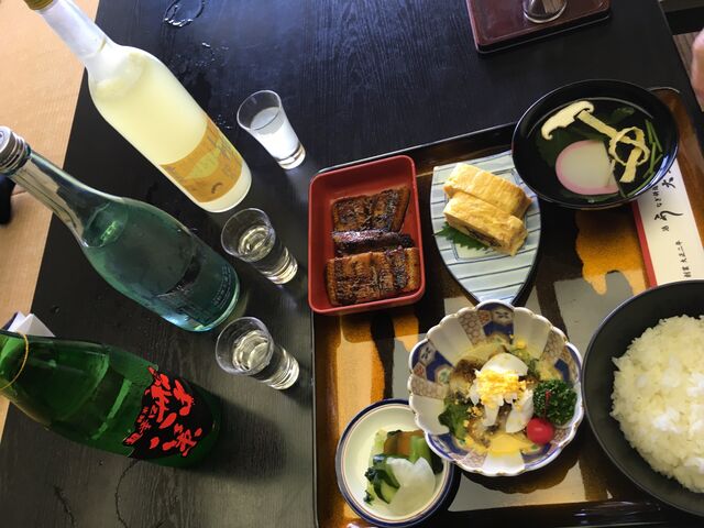 写真10 お酒3種類と鰻の蒲焼き定食
