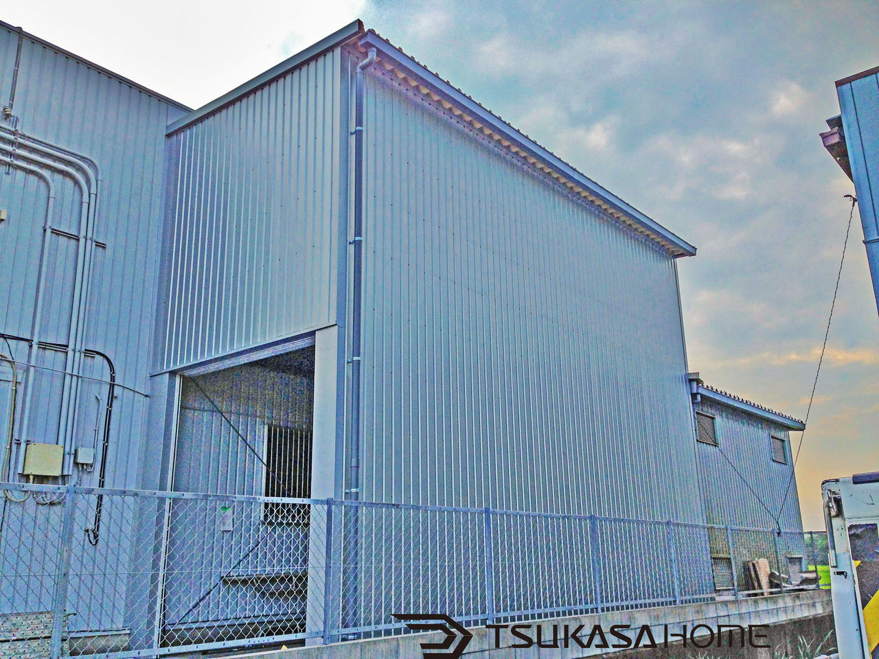 鉄骨倉庫増築 千葉県匝瑳市 施工例 かっこいいデザイン車庫ガレージ 倉庫 ガレージハウス施工例