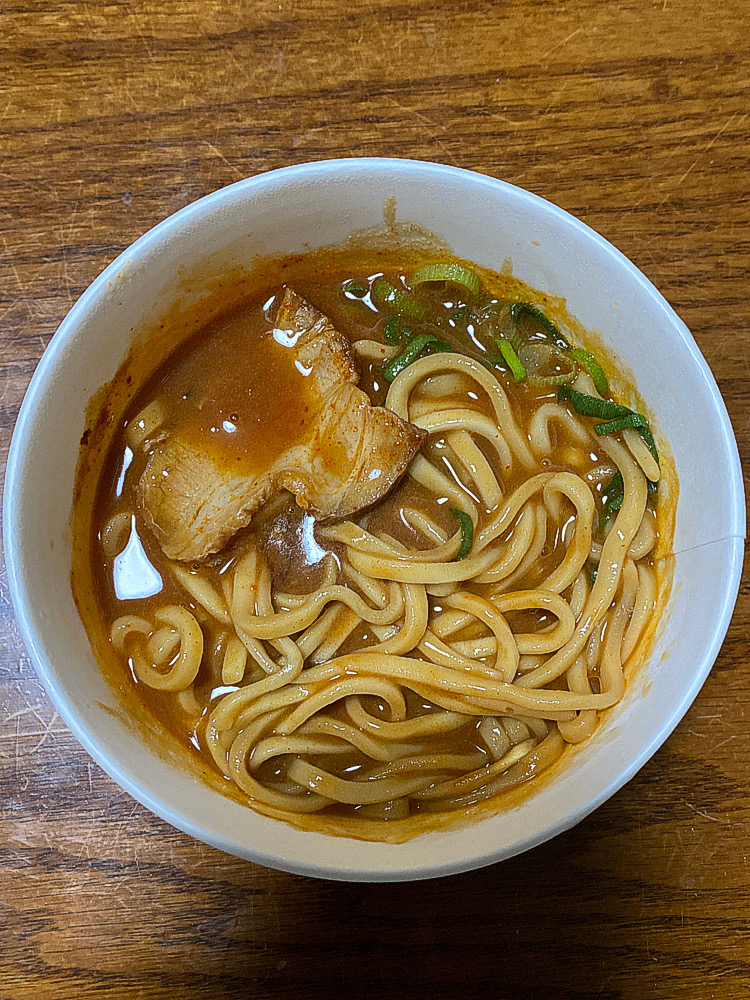 コンビニ麺 麺処 井の庄監修 辛辛魚らーめん のホット麺とカップ麺を食べ比べてみた 井の庄 辛辛魚 Lawson ローソン 寿がきや つけものいしのラーメンブログ 今日のホームラン