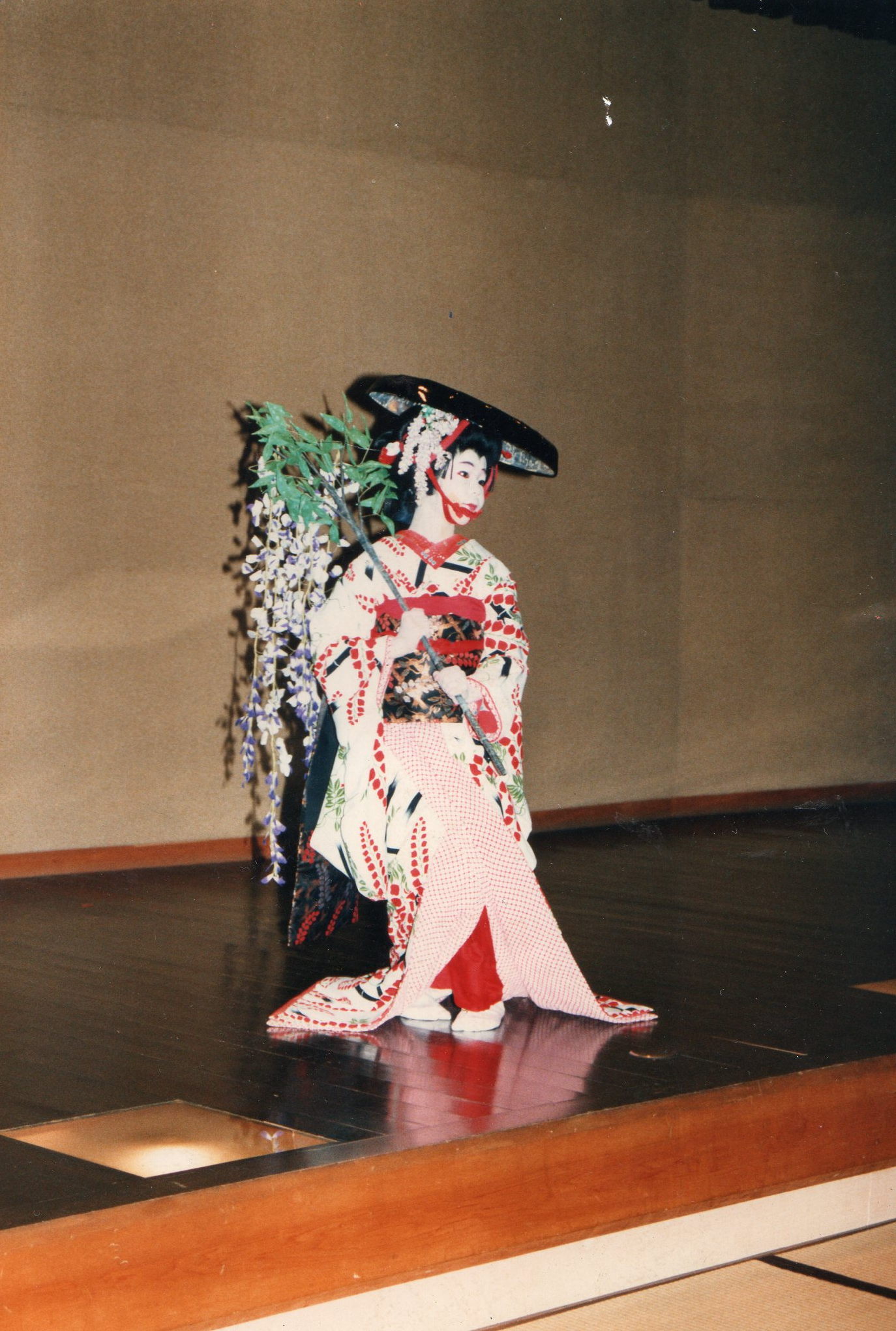 初舞台の藤娘 篠崎 月美 女形