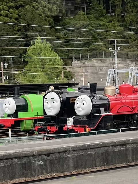 6792D6D1-A007-4A45-A4DE-BBC832E26DC1