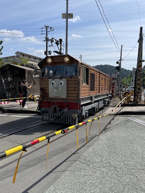 38F7E2CD-A96A-4E35-868C-BF81E603B8FC