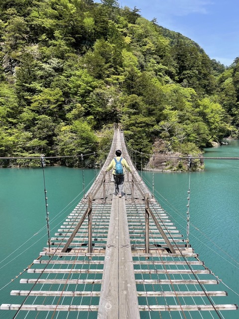 05AE66A6-D5B5-41E3-8A54-54C3FDFC59F2