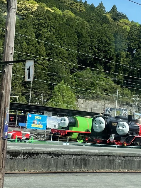 58EF8D21-FA69-4CF7-B78B-2F4483DC3976