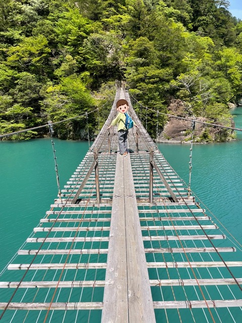 CCE1F774-A6DA-4FAA-864A-6D9F52F0F924