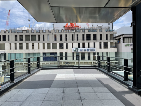 渋谷フクラスペデストリアンデッキ