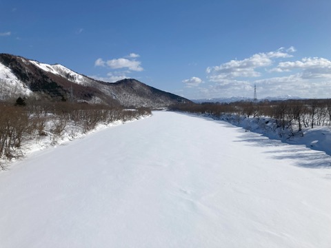 雄信内大橋から見た天塩川の写真