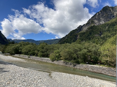 097E895D-B6CC-476E-B4CE-0CEC24B14B7C