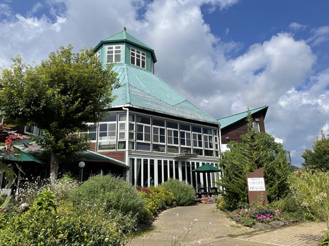 道の駅 とみうら アトリウム外観