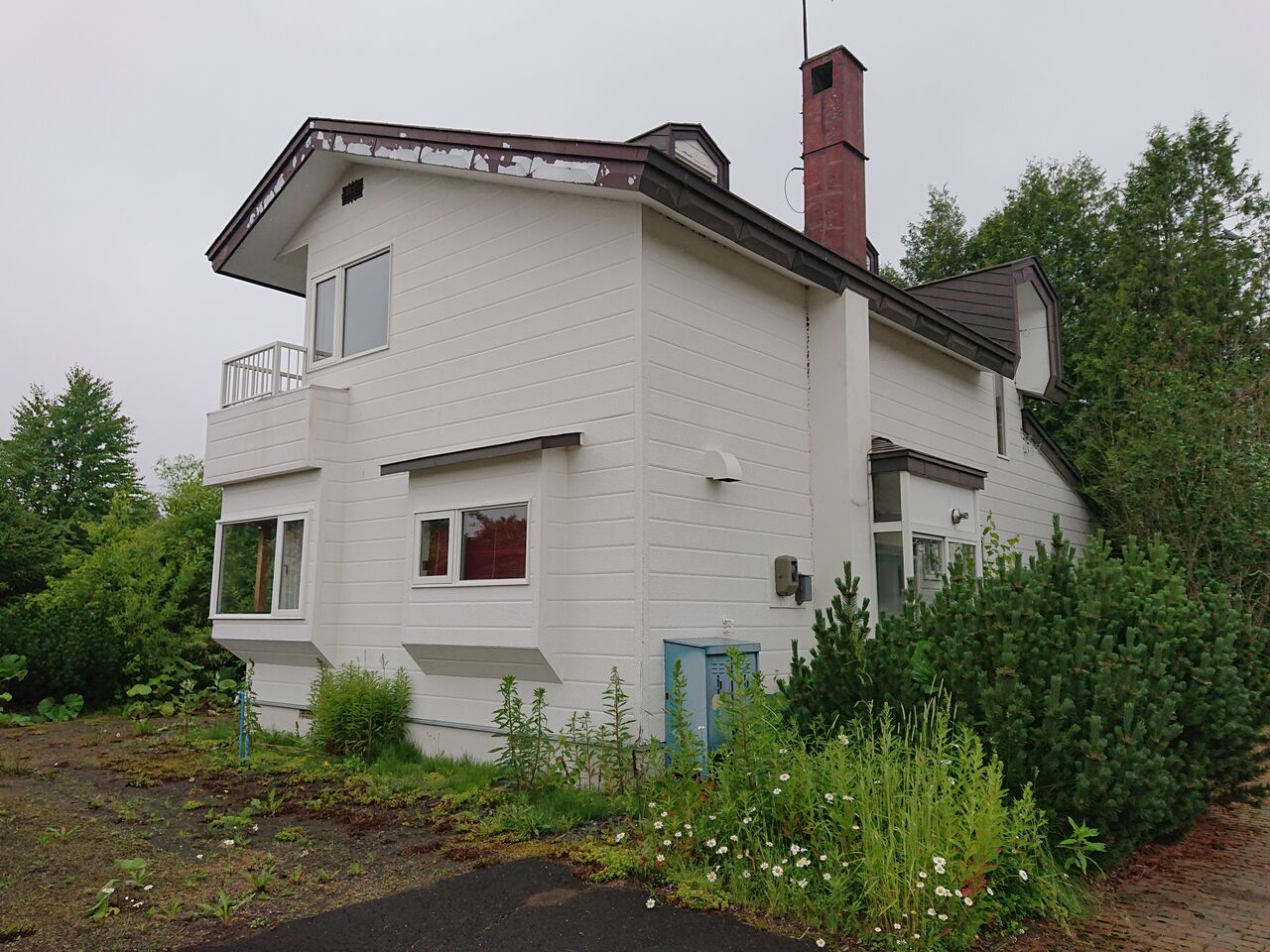 detached 鶴居南４丁目