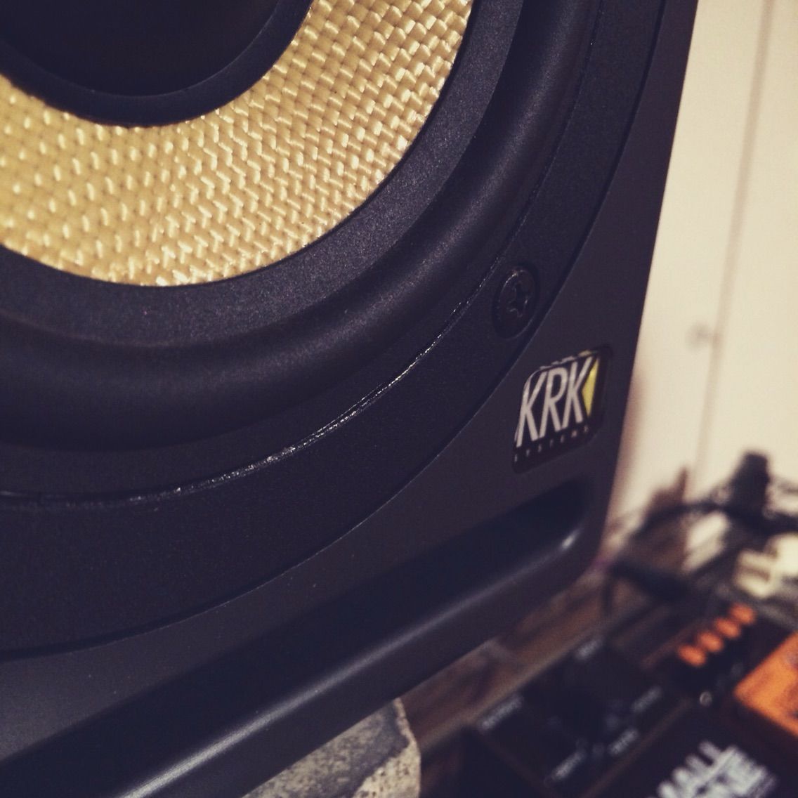 KRK V4 : まつしまストア KRK V4 : まつしまストア