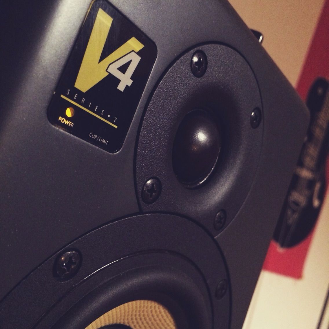 KRK V4 : まつしまストア KRK V4 : まつしまストア