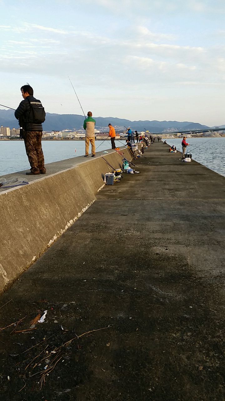 10月30日早朝西宮ケーソン 人大杉 状況の上向きを確認 紙風船の 釣るか釣られるか 10月30日早朝西宮ケーソン 人大杉 状況の上向きを確認 紙風船の 釣るか釣られるか
