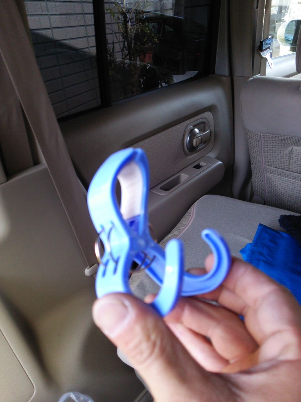 車内ロッドホルダー 中年おやじぃの独り言