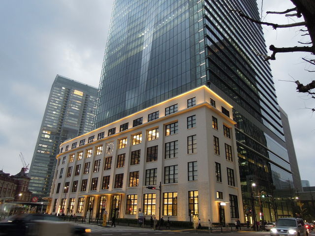 Kitte 歴史的な吹抜けに屋上庭園 いいね 剱猫のおひとり様アウトドア