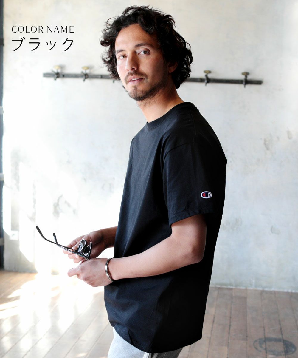 人気モデル パトリシオが着る定番チャンピオンロゴ入りtシャツ メンズセレブファッションニュース 人気モデル パトリシオが着る定番チャンピオンロゴ入りtシャツ メンズセレブファッションニュース