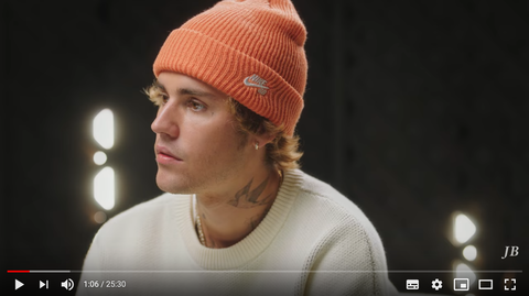 Nikeのニット帽をかぶるジャスティン ビーバー メンズセレブファッションニュース