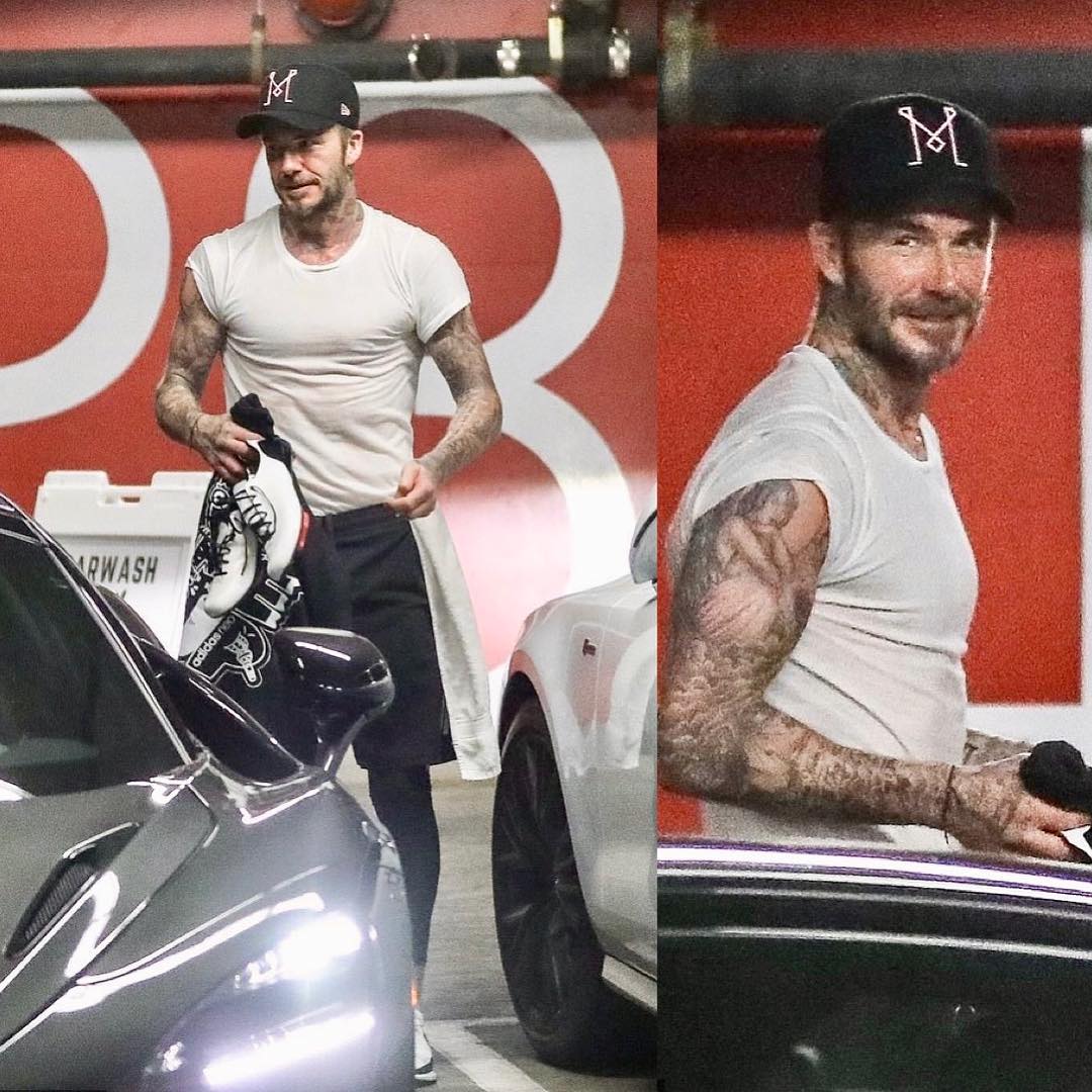 白tシャツに短パンで愛車に乗り込むデビッド ベッカム メンズセレブファッションニュース