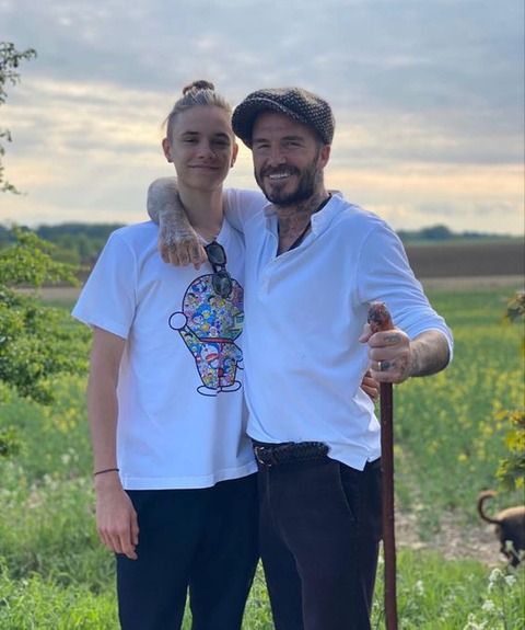 ヘンリーネックのデビッド ベッカムとドラえもんtシャツのロメオくん メンズセレブファッションニュース