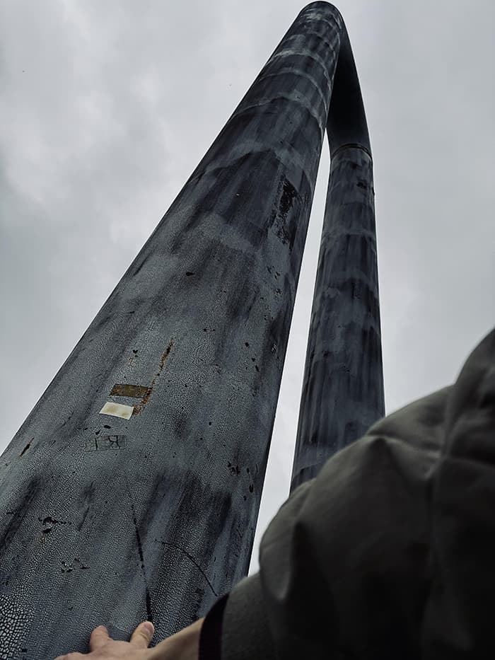 田んぼに生えてる謎の建造物