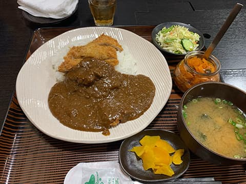 カツカレーに一品足して完璧にしろ