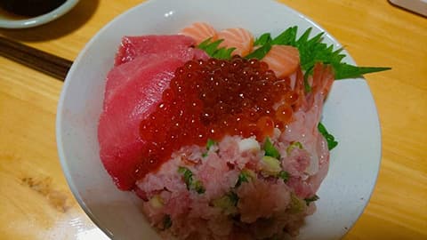 海鮮丼