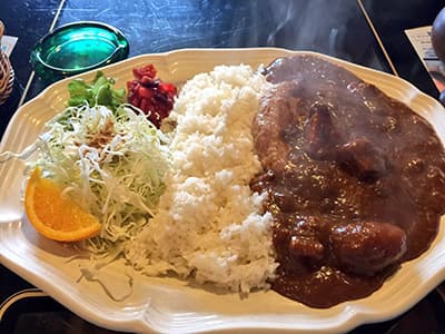 ハンバーグカレー vs カツカレー