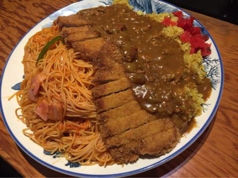 とんかつとカレーとナポリタン