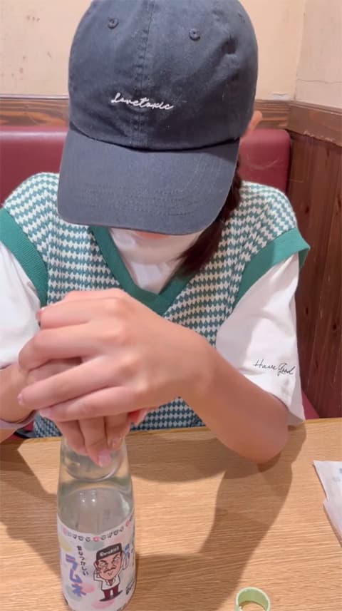 今の小学生ラムネの飲み方が分からない