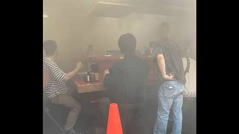 ラーメン二郎で火事起こってんのに気にせず食べ続ける客ワロタｗｗｗ