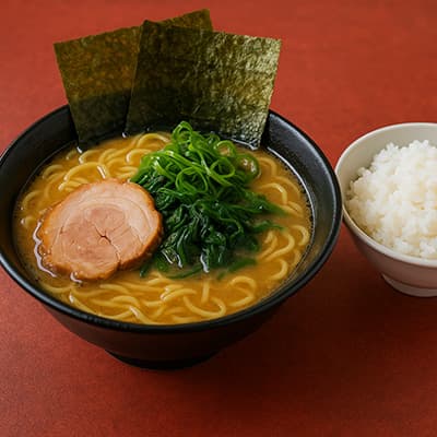 家系ラーメンでライス12杯お代わりしたら怒られた