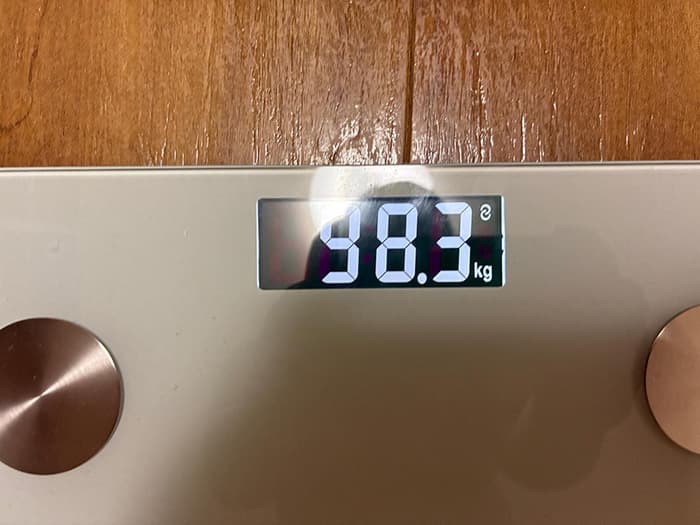 98.3kg