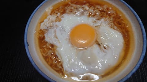 夜食にラーメン作ったぞ！