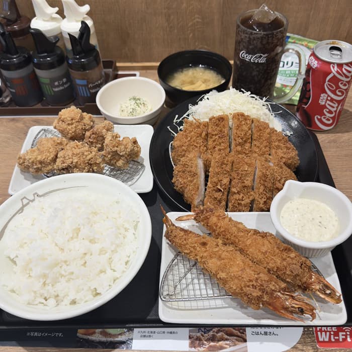 松のやの高級ロースカツ定食(2800円)