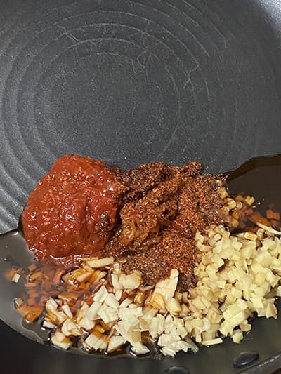 麻婆豆腐を作る