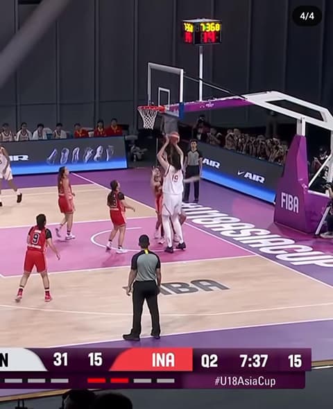 バスケットボール高身長の女子