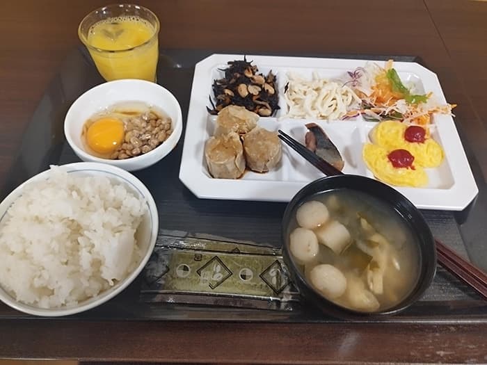 1泊7000円台の朝食バイキング