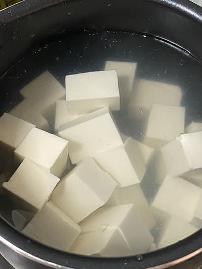 麻婆豆腐を作る