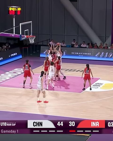 バスケットボール高身長の女子