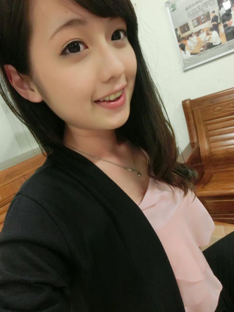 何佳芸2