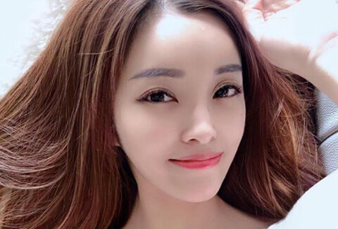 Jacqueline 左撇子嫣嫣1