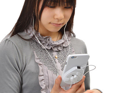 iPhone 6 : 6 Plusケース with イヤフォン&ケーブル収納