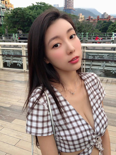 Debbie 邵岱兒5