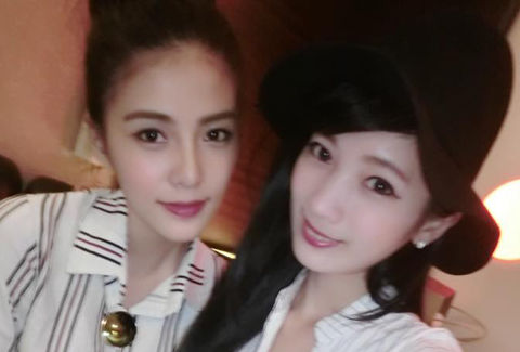 何妍萱1