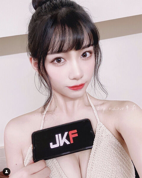 不會游泳的Dory14