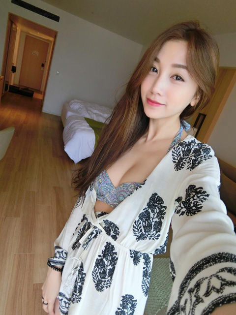Mia Chen15