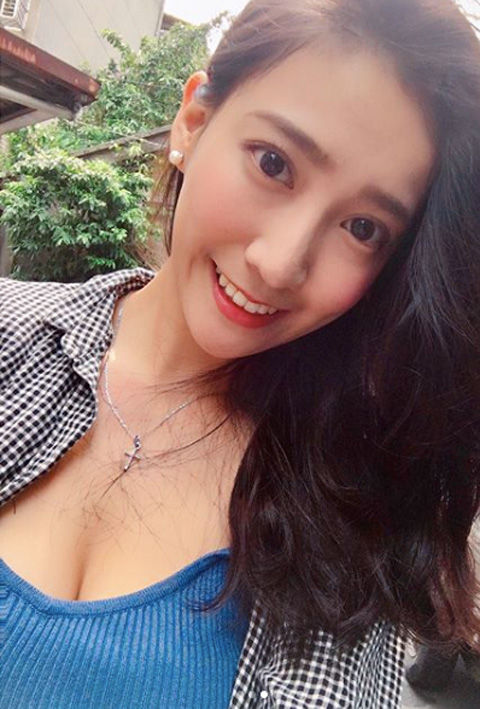 Chloe Cheng11