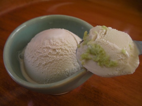 わさびで食べる醤油アイス